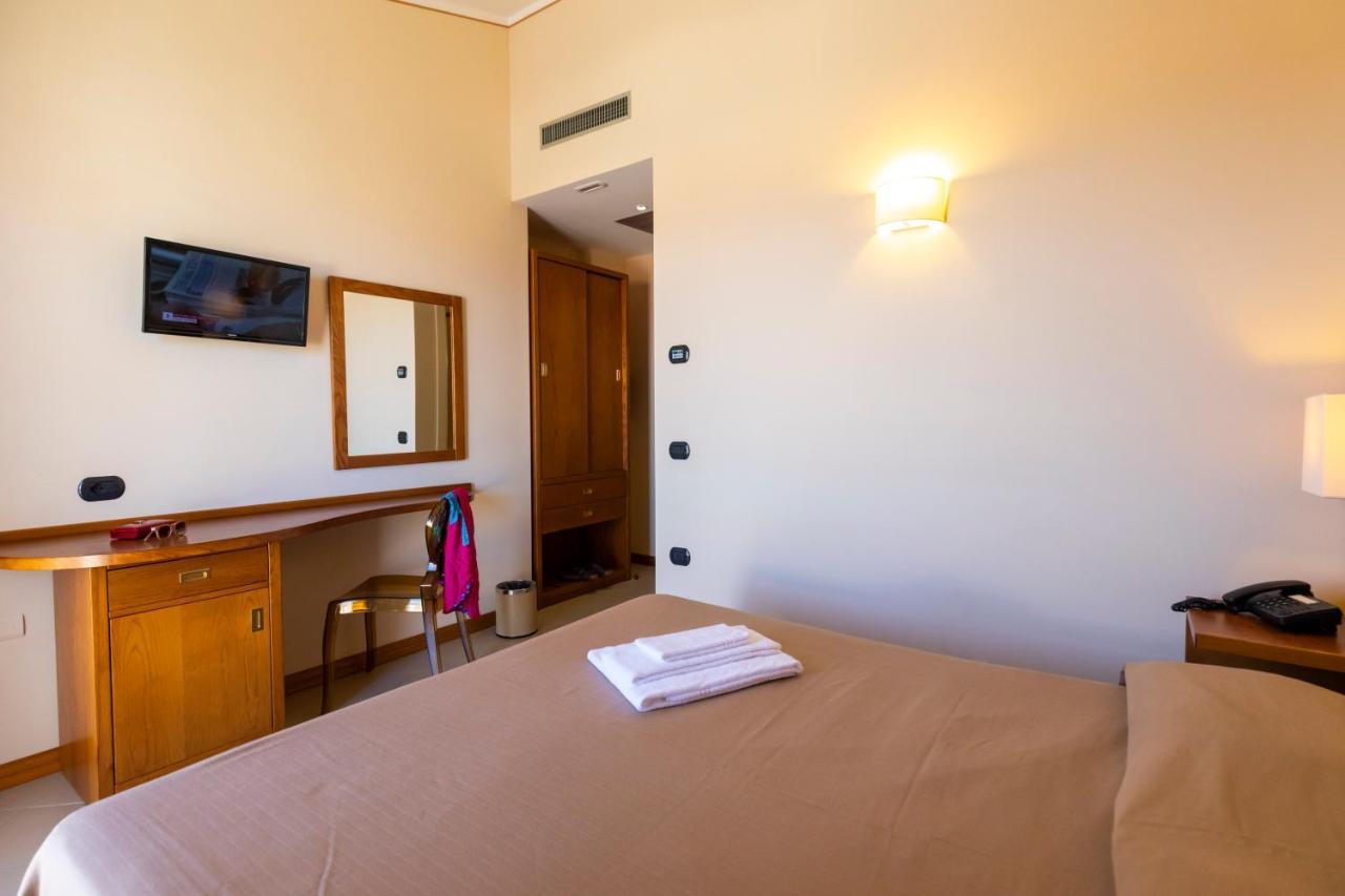 Hotel Tropis Тропея Экстерьер фото