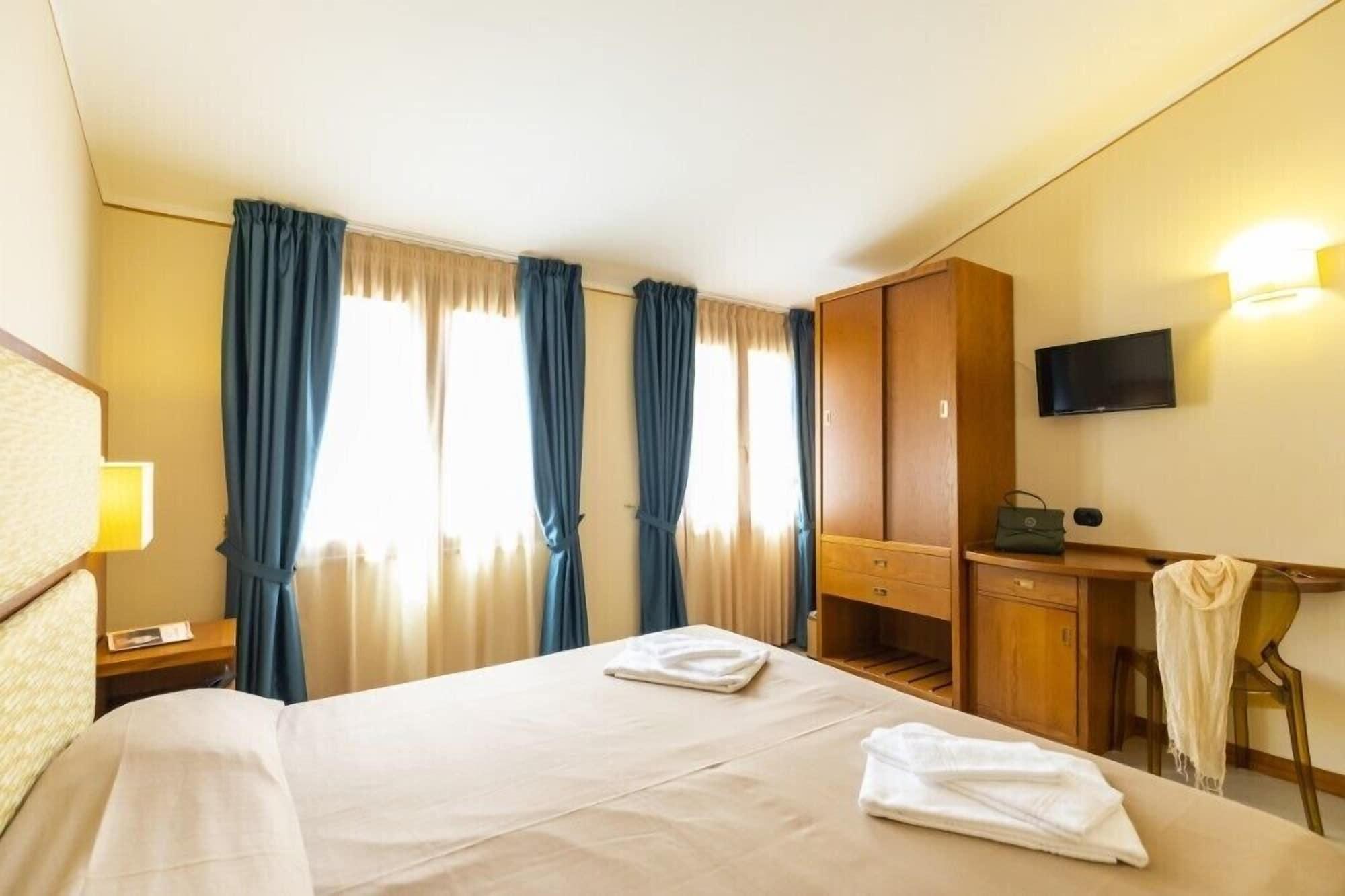 Hotel Tropis Тропея Экстерьер фото