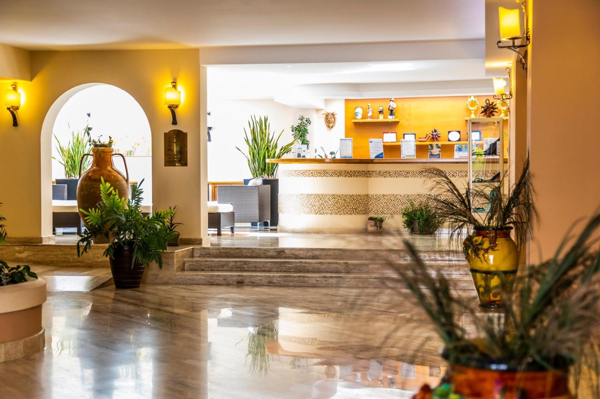 Hotel Tropis Тропея Экстерьер фото