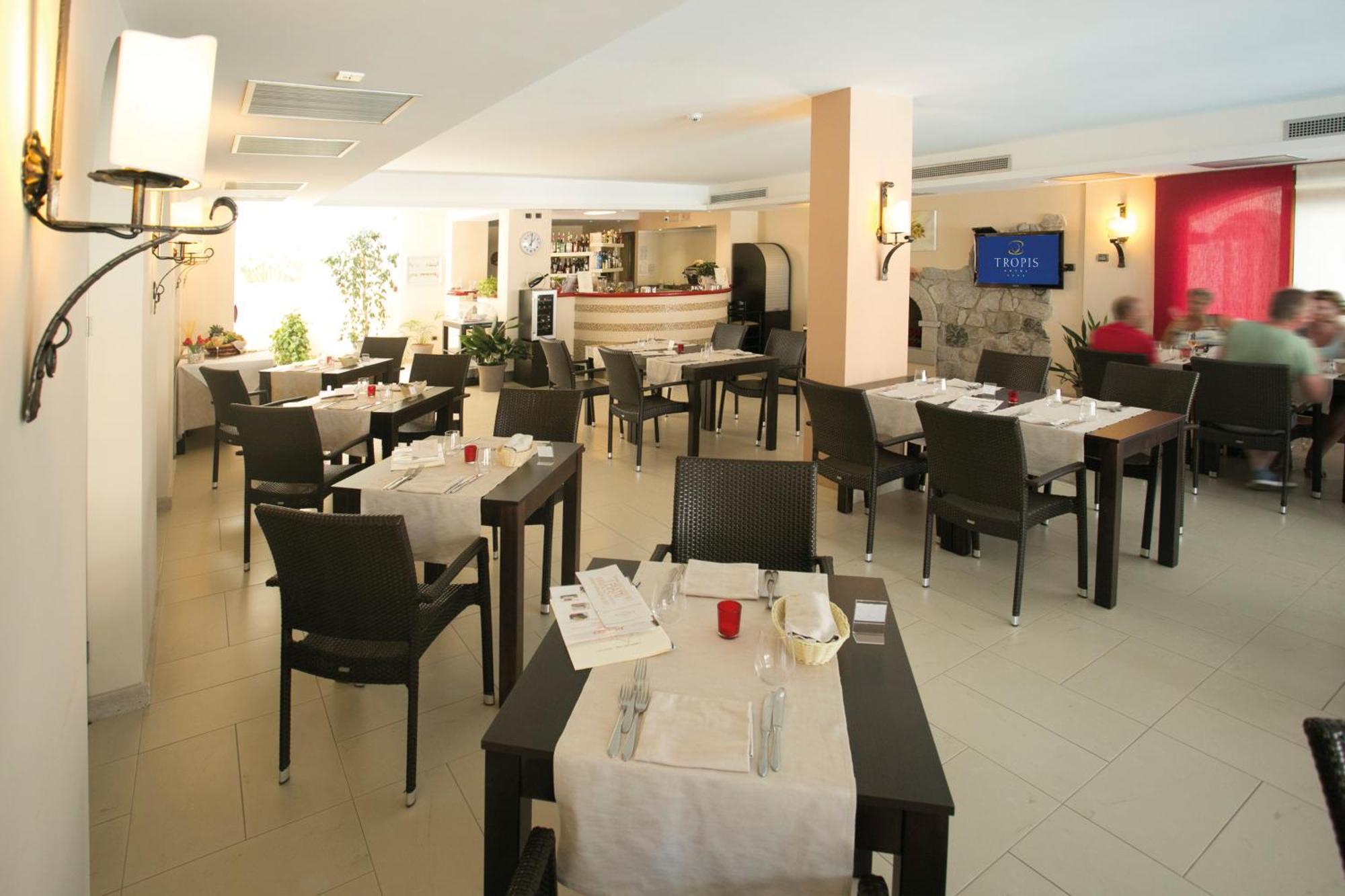 Hotel Tropis Тропея Экстерьер фото